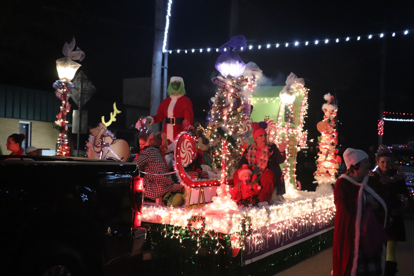 121121StClairChristmasParade18.JPG